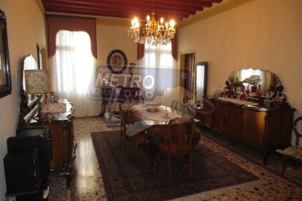 salotto 1°piano - UNIFAM. AFFIANCATA BREGANZE (VI)  